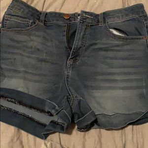 stretchy faded jean shorts